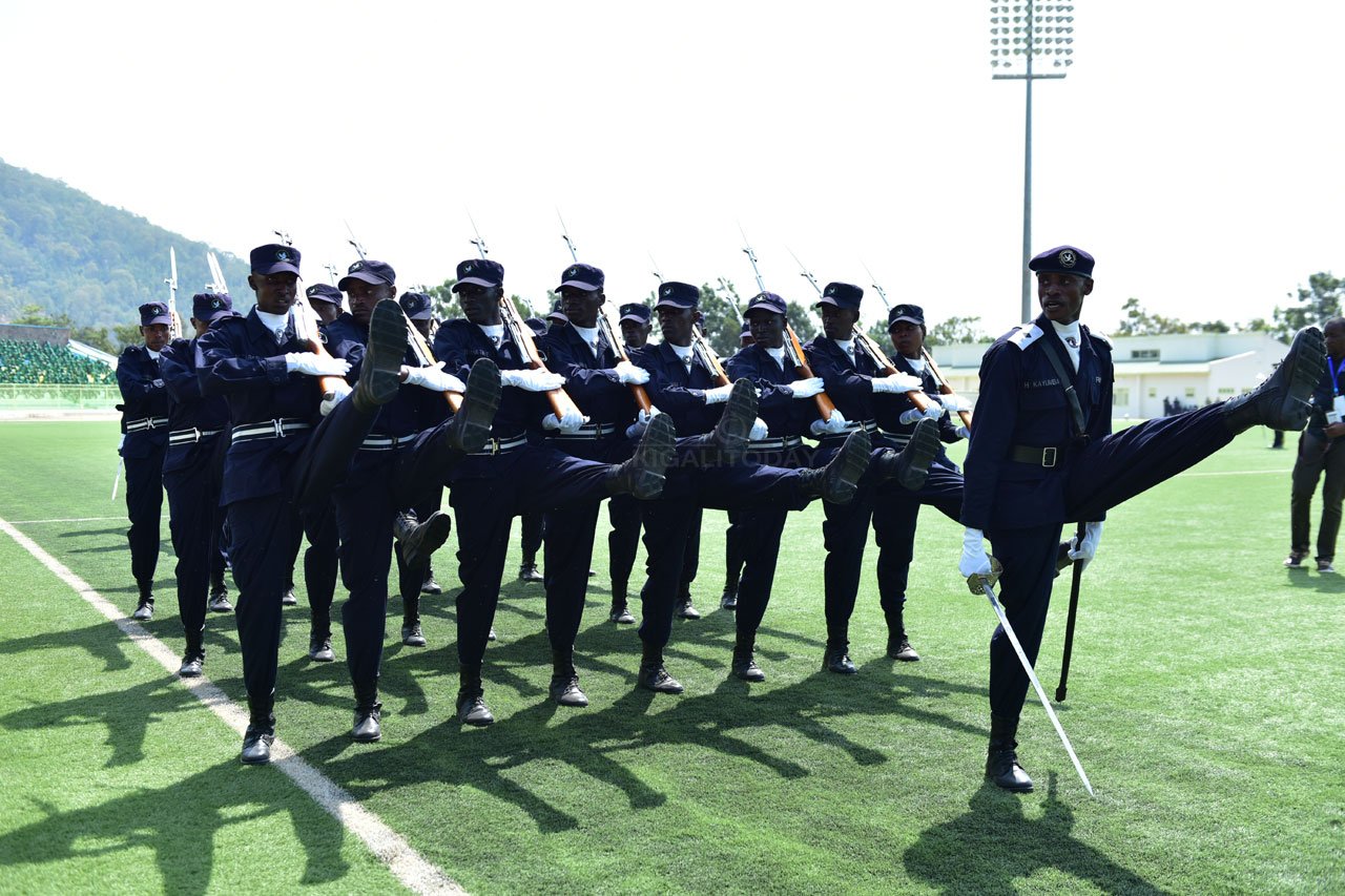 Perezida Kagame yasabye Polisi y