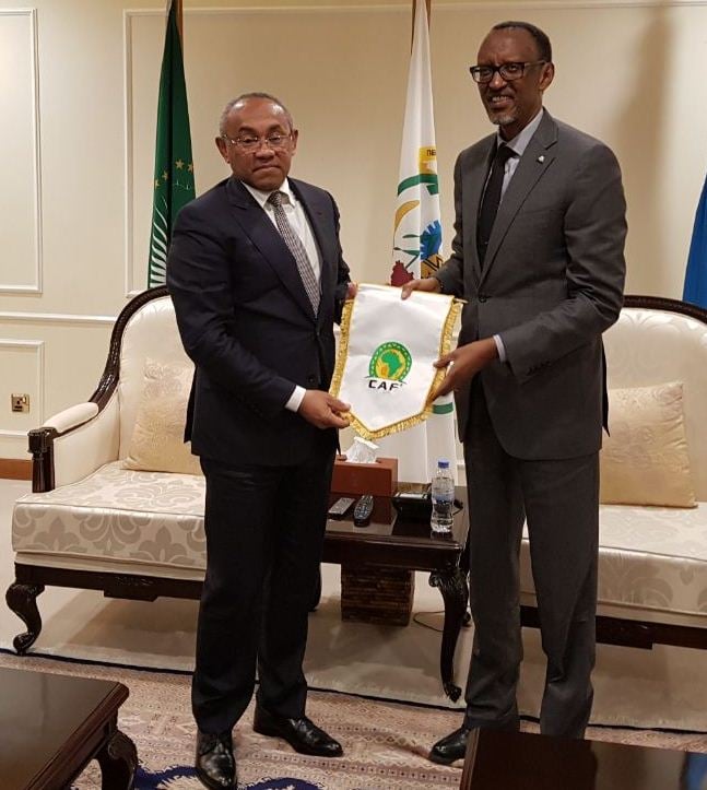 Umuyobozi wa CAF afata Perezida Kagame nk'umufana ukomeye wa ruhago