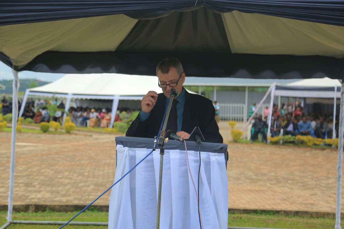 Prof. Klaus Putschel uyobora ikigo cyaturutsemo abari gufatanya na CNLG mu kubungabunga imibiri y