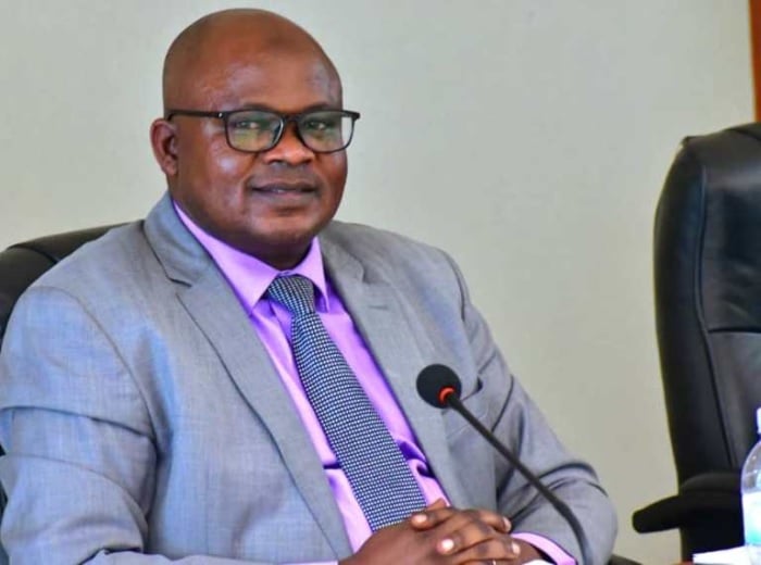 Prof. Omar Munyaneza, umuyobozi mukuru wa WASAC, avuga ko 2024 uzarangira nibura abantu benshi bamaze kubona amazi