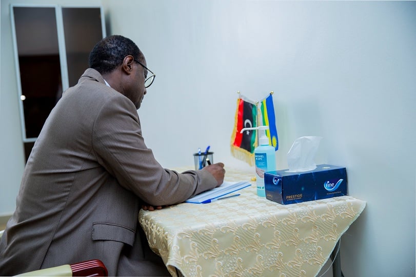 Prof Nshuti Manasseh yandika ubutumwa
