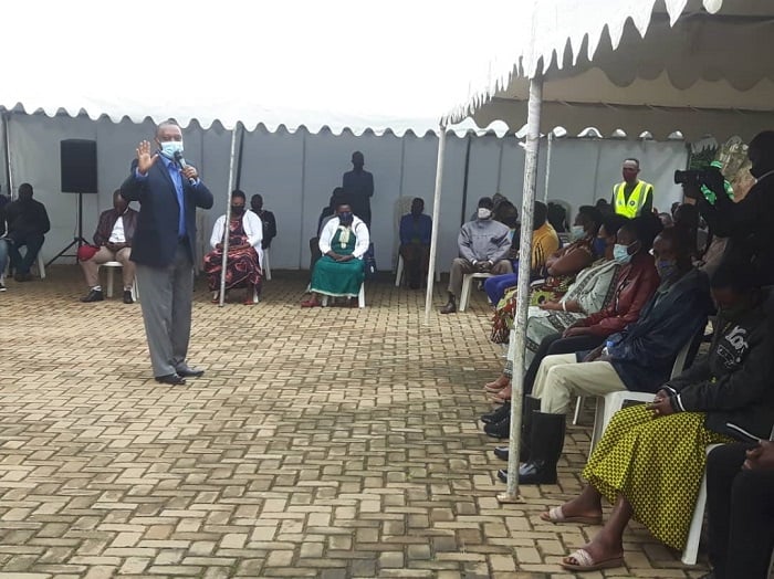 Prof Shyaka aganira n'abaturage ba Kangondo na Kibiraro ya mbere