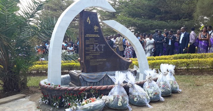 Aba Methodiste Libre bubatse urwibutso bazajya bibukiraho, i Gikondo ku rusengero rwiciwemo benshi muri Jenoside. 
