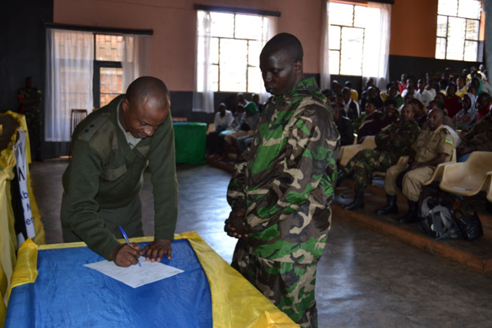 Pte Munyembabazi Theogene yari agiye gusinya imyanzuro y'urukiko yo gufungwa burundu.