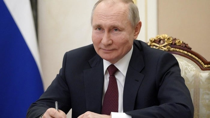 Putin yemerewe kongera kwiyamamariza izindi manda ebyiri