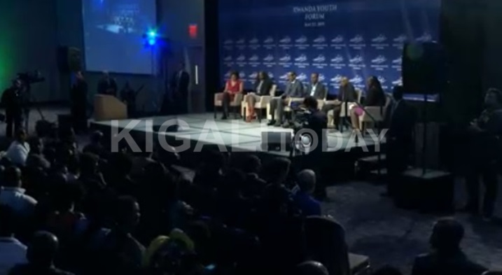 Ikiganiro kirangiye urubyiruko rwifuza gukomeza gutaramana na Perezida.