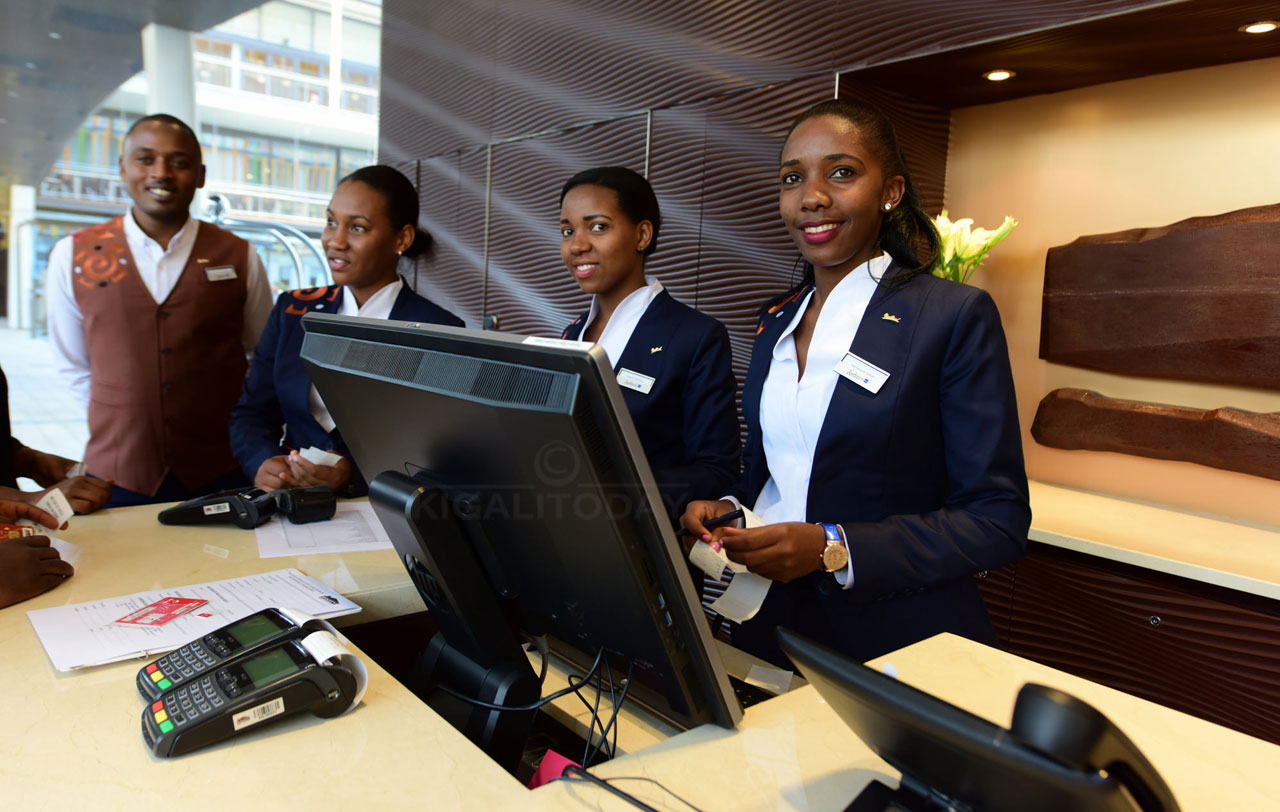 Abakora muri Convention center bakirana inseko ababagana