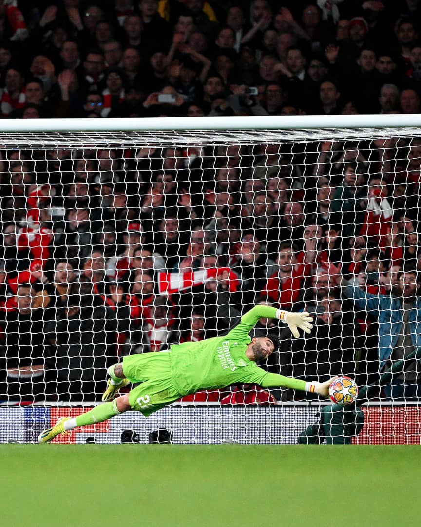 Umunyezamu David Raya yabaye intwari ya Arsenal akuramo penaliti ebyiri atuma igera muri 1/4