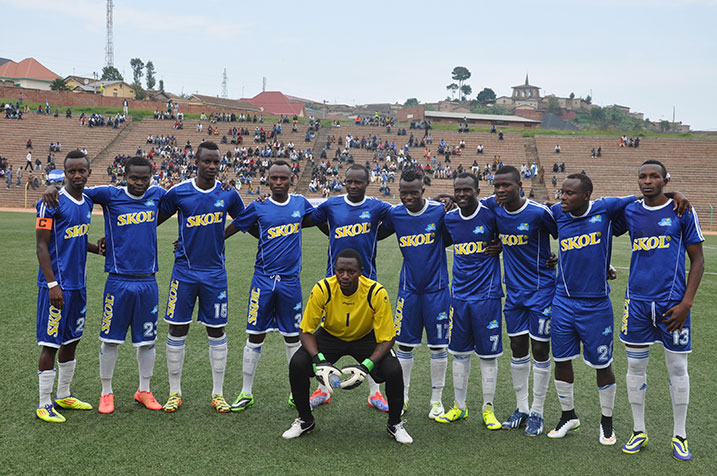 Ikipe ya Rayon Sport yabanje mu kibuga.