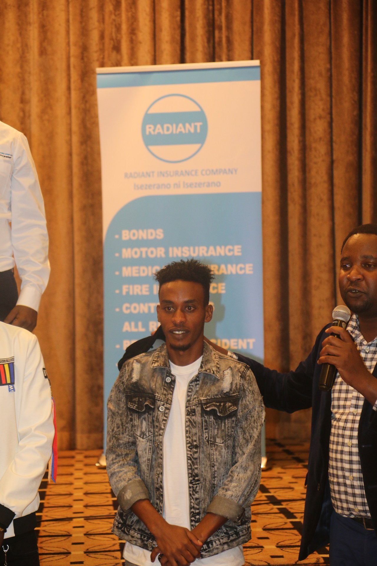 Eric Rutanga yashimiwe kuba ari we mukinnyi wa mbere wa Rayon Sports wafashe ubwishingizi muri Radiant