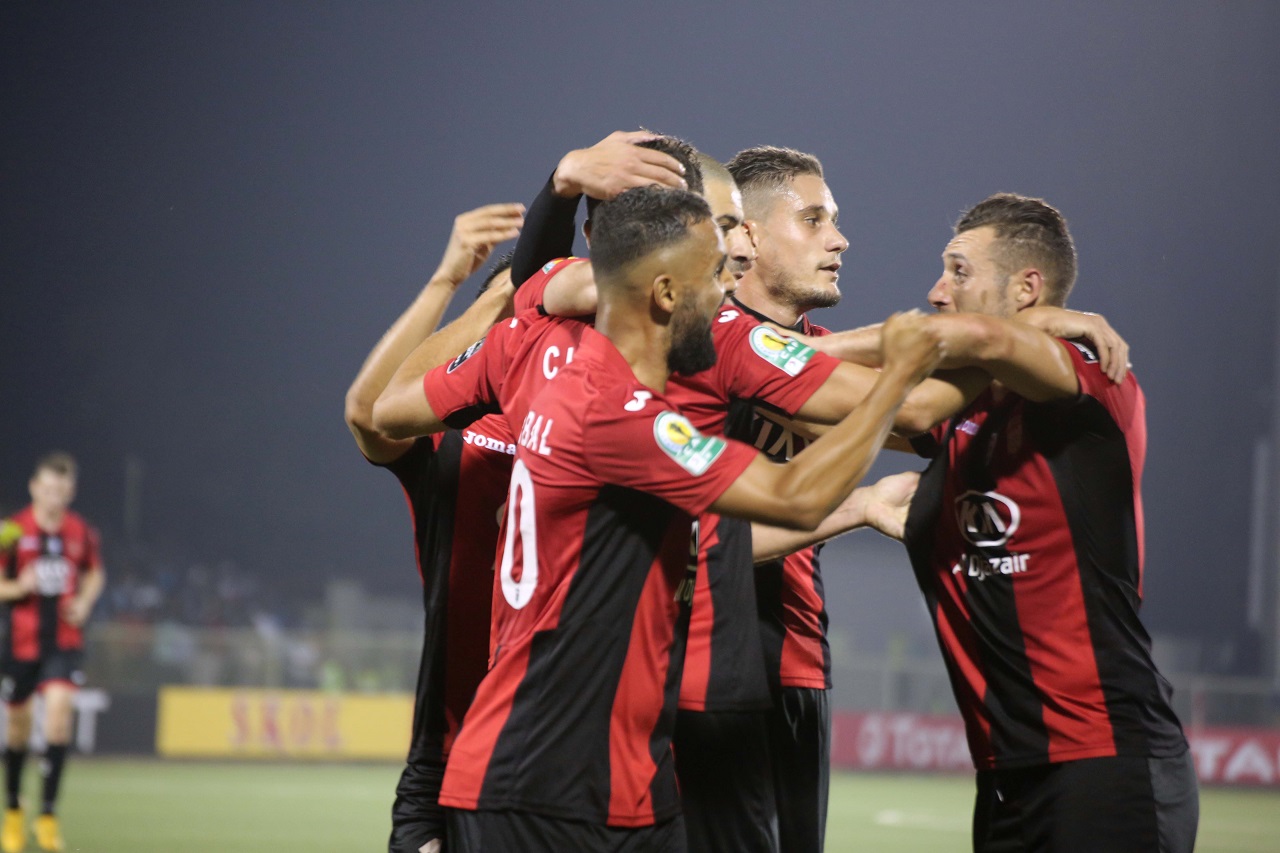 Abakinnyi ba USM Alger bishimira intsinzi