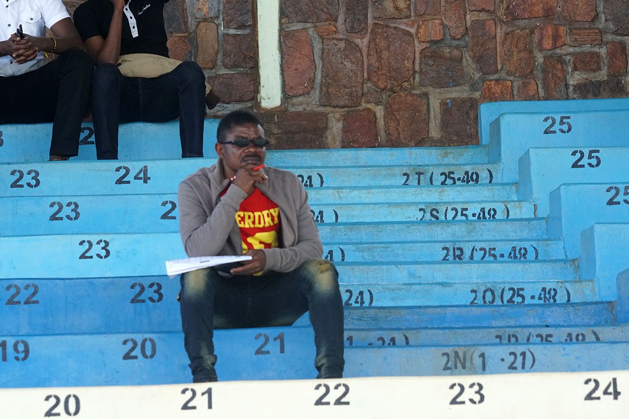 Jeannot Witakenge aba yicaye muri Stade akora ubusesenguzi ku mukino