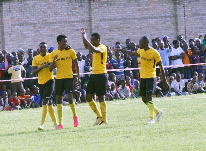 Abakinnyi ba Mukura bishimira igitego cya mbere