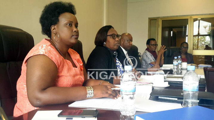 Abadepite bagize komisiyo ishinzwe imibereho y'abaturage