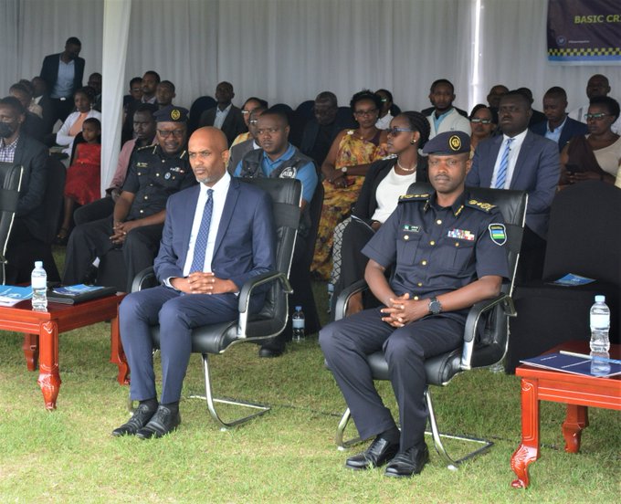 Minisitiri Dr Ugirashebuja Emmanuel (ibumoso) yitabiriye uwo muhango