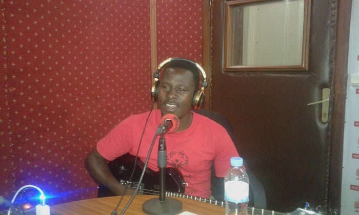 Riqson aracuranga akanaririmba
