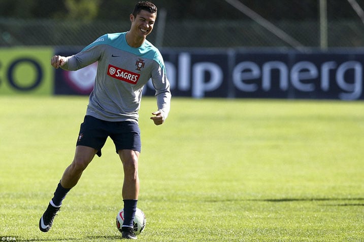Ronaldo yikomye amagambo ya Ballague.