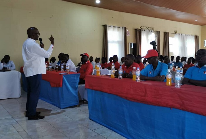 45 bari bahagarariye abandi ni bo bitabiriye umuhango wo gusoza icyiciro cya gatatu cy'amasemo