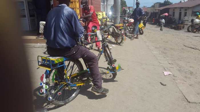 Abanyonzi bari baje bazi ko bari bwemererwe gukora