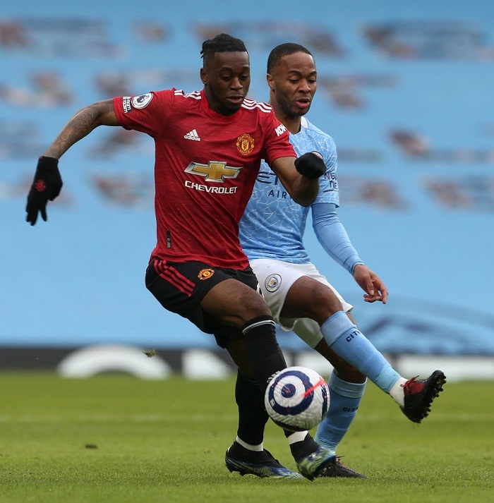 Myugariro wa Manchester, United Wan Bissaka ahanganye na Rutahizamu wa Manchester City, Raheem Sterling