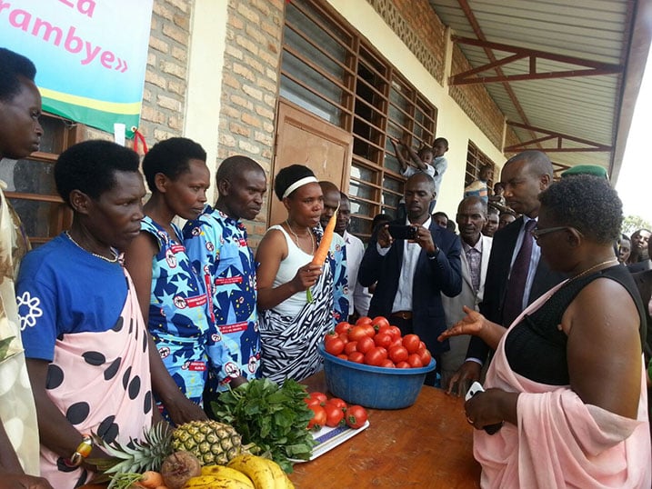 Hon Nyirangenzi Agnes asura ibikorwa byagezweho n'abagore mu Kagari ka Mutara, Umurenge wa Mwendo.