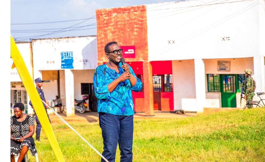 Minisitiri Kayisire Marie Solange asaba abaturage kunyurwa n'ibyo bafite