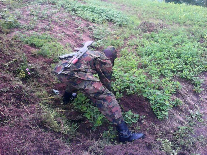 Aha umusirikare w'u Rwanda yari mu gikorwa cy'umuganda