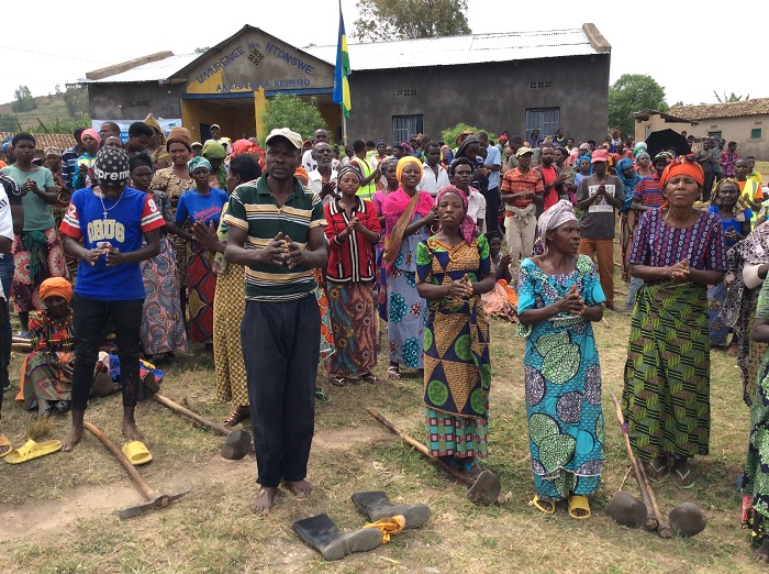 Abaturage babwiwe ko gukorera ubushake bataha iwabo bigamije kubafasha kwikemurira ibibazo