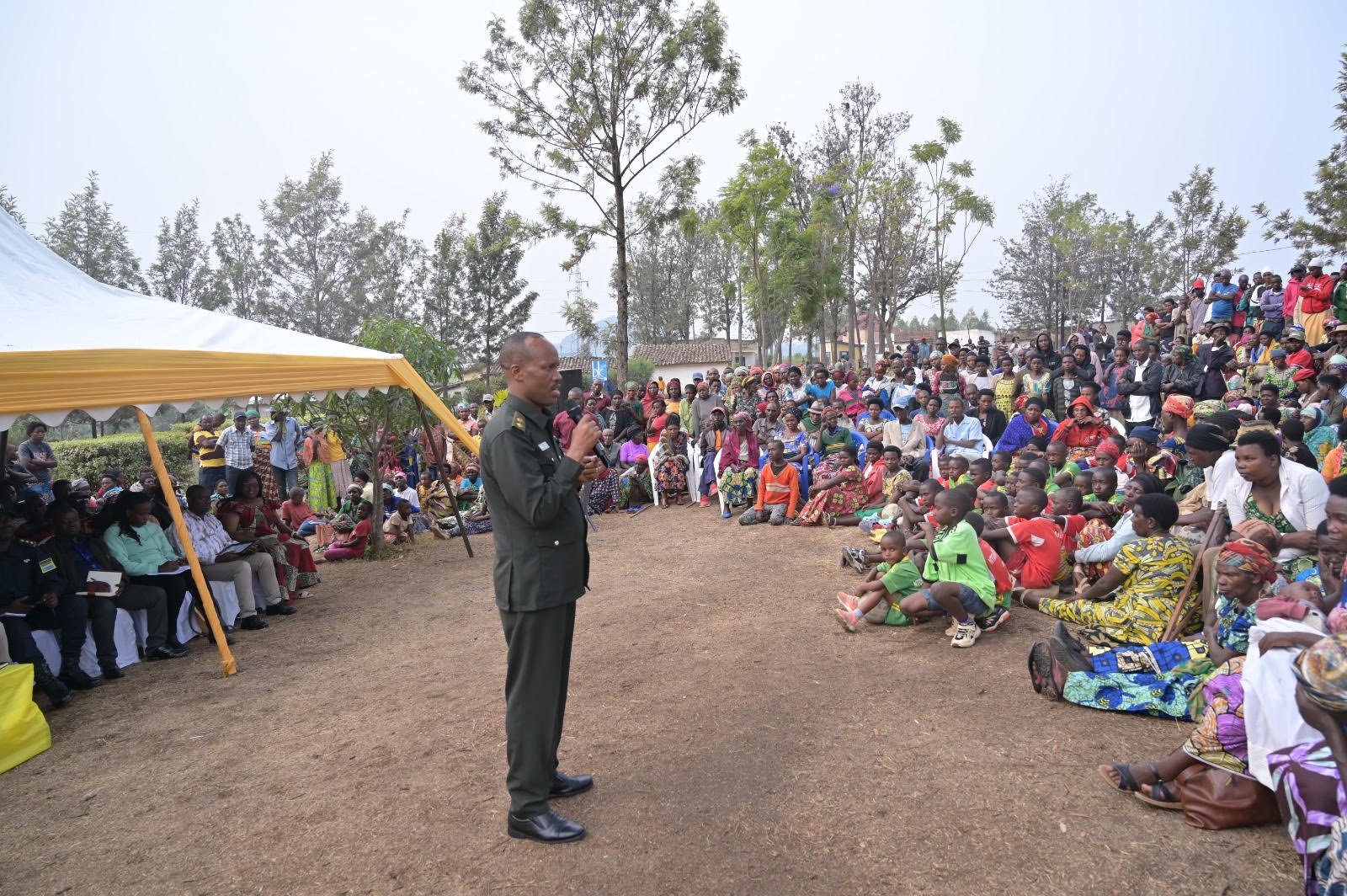 Abaturage basabwe kubana mu mahoro