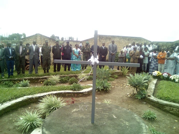 Abayobozi batandukanye bo mu Ruhango, abaturage n'inshuti z'Abanyaruhango baje kuhibukira.