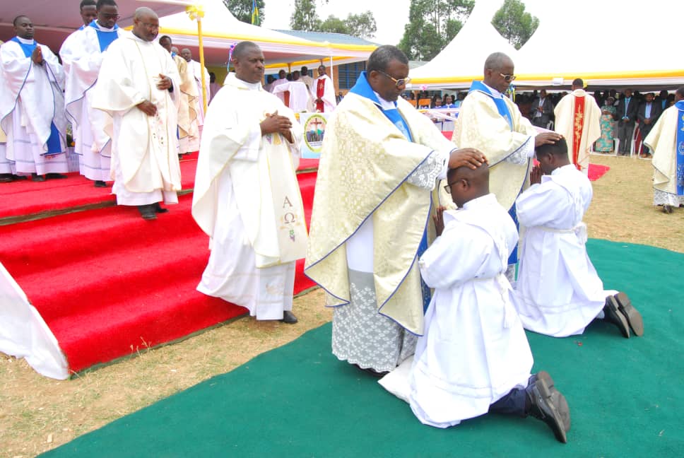 Uyu mwaka Diyosezi ya Ruhengeri yungutse abapadiri icumi