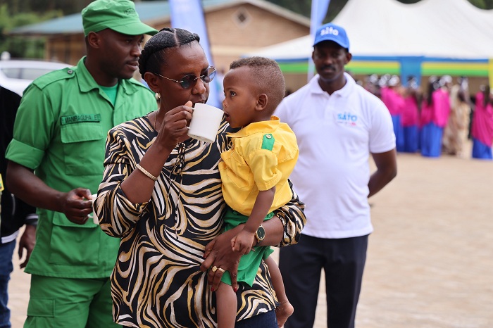 Umuyobozi w'Akarere ka Rulindo, Mukanyirigira Judith yasabye abaturage kugaburira abana indyo yuzuye