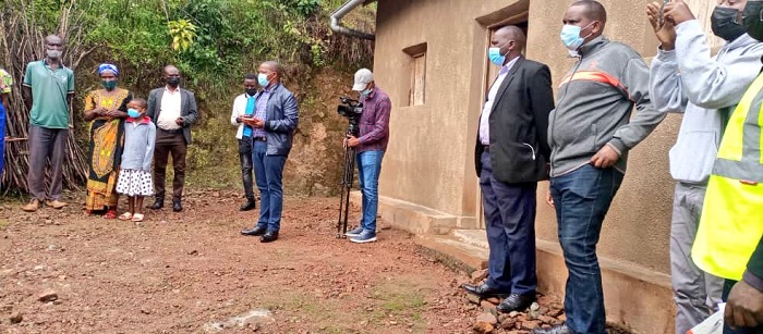 Mu Karere ka Rulindo ku munsi w'Intwari bahawe n'umuriro utangwa n'imirasire y'izuba