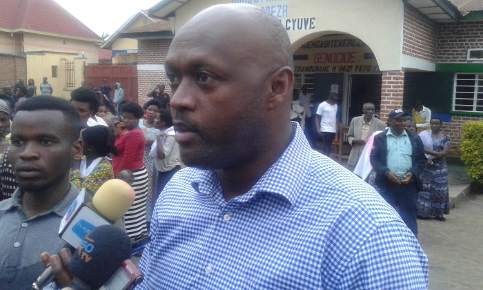 Rulisa Alexis yibukije abaturage kutarenza ukwezi kwa Nzeri badatanze mituweri