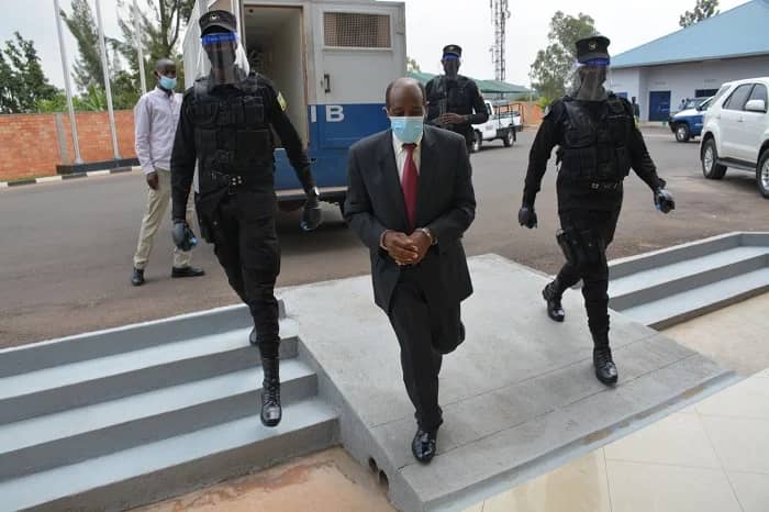 Paul Rusesabagina aherutse gutabwa muri yombi. Arashinjwa ibyaha birimo kurema no kuyobora ihuriro ry'imitwe y'iterabwoba