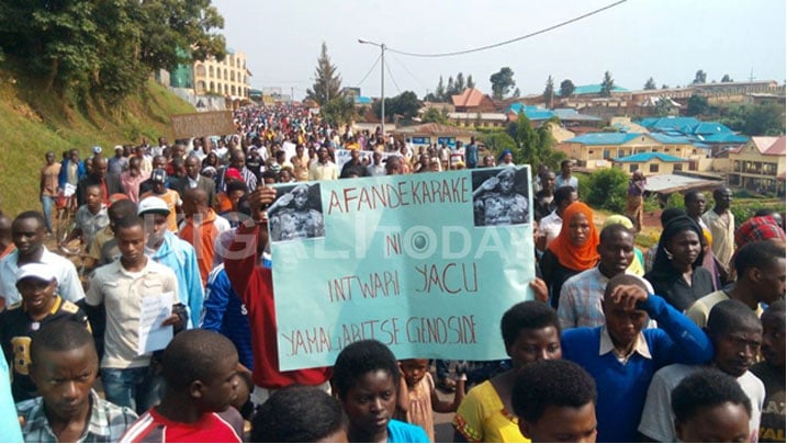 Rusizi abaturage bari mu mihanda bavuga ko Lt GenKarake ari intwari y'u Rwanda.