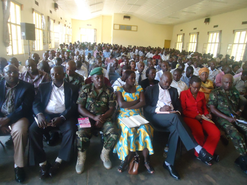 Abayobozi bitabiriye inama biyemeje ko ibyo banengwa bagiye kubikosora.