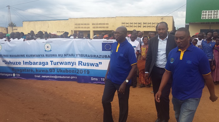 Ubukangurambaga bwo kurwanya ruswa bwabanjirijwe n'urugendo ku maguru