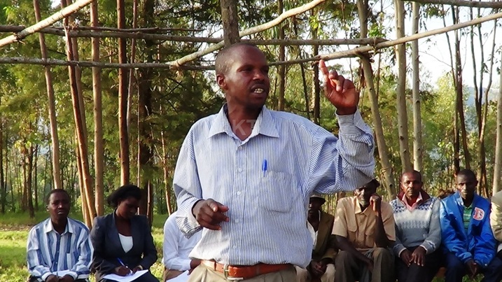 Rutakamize avuga ko yashoboye kwihanganira guhora no kwishyuza ababmwangirije imitungo atitaye ku bukene yari afite bikaba byarabereye abandi urugero.