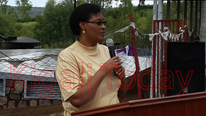 Hon Mukabalisa yabwiye abaturage ba Rwamagana ko abahakana n'abapfobya Jenoside batagomba kubona aho bamenera.