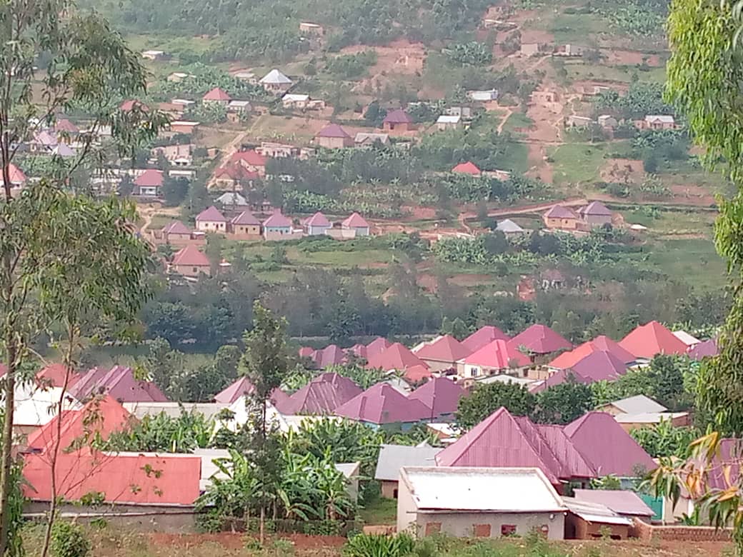 Hari Imidugudu y'i Gahengeri muri Rwamagana isaba guhabwa umuriro ufite ingufu