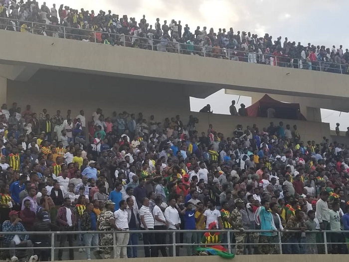 Muri Tigray Stadium abafana bari baje ari benshi gushyigikira Ethiopia ariko irabatenguha