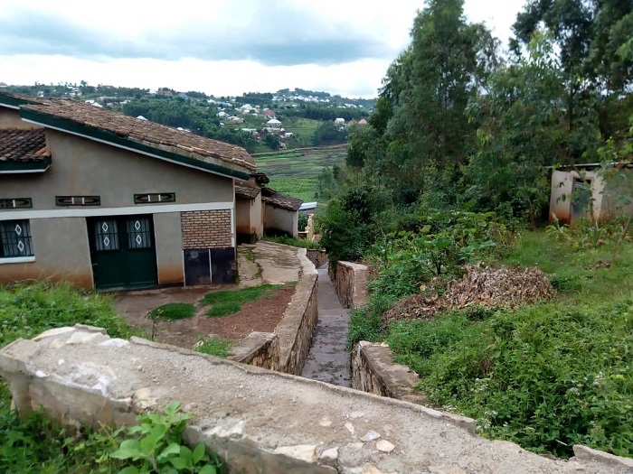 Ruhurura ivana amazi kuri Sitade ya Muhanga nayo iyayobora mu gishanga