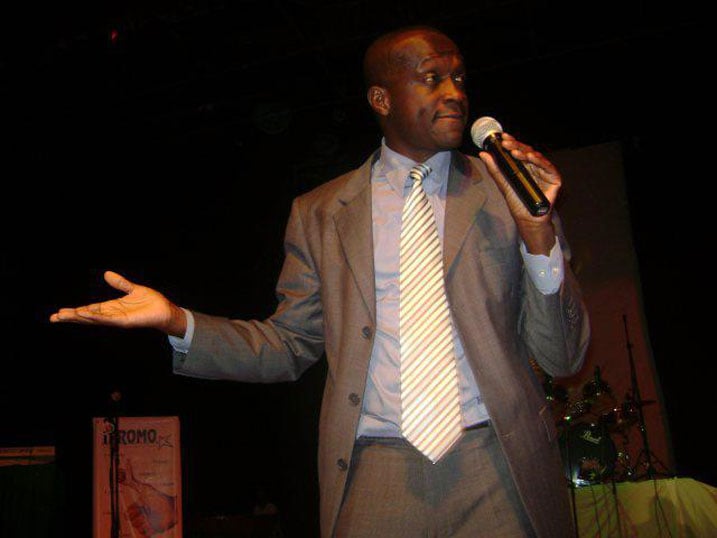 Uwari Minisitiri w'umuco na Siporo muri icyo gihe, Habineza Joseph yari yaje gushyigikira Salax Awards yo muri 2009 