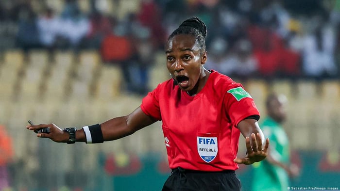 Salima Mukansanga agiye gusifura igikombe cy