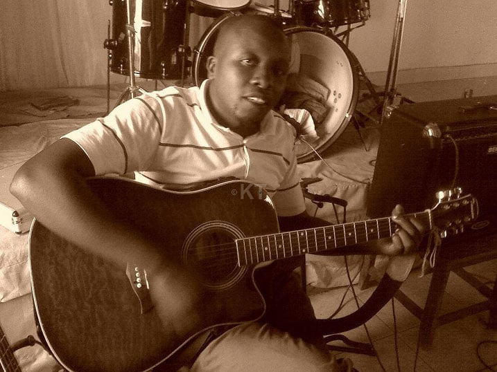 Sam ni umwe mu bahanzi bakunzwe mu ndirimbo zihimbaza Imana.