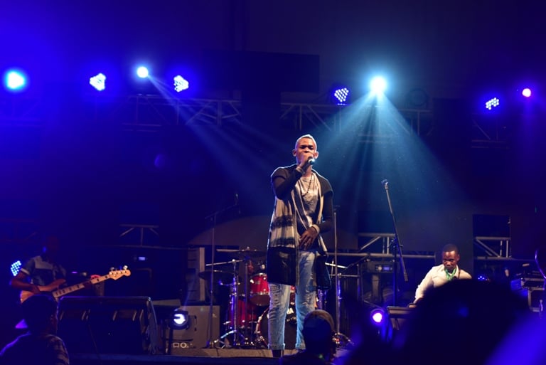 Yvan Buravan Aririmbira abitabiriye iki gitaramo cya Sauti Sol