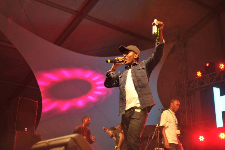 Arthur Nkusi uzwi cyane mu rwenya hano mu Rwanda ni we wayoboye iki gitaramo