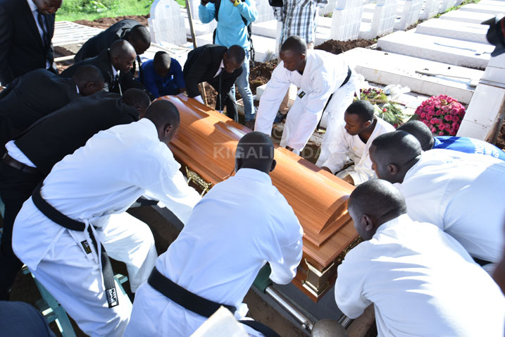 Nyakwigendera Jean Sayinzoga yashyinguwe mu cyubahiro i Rusororo