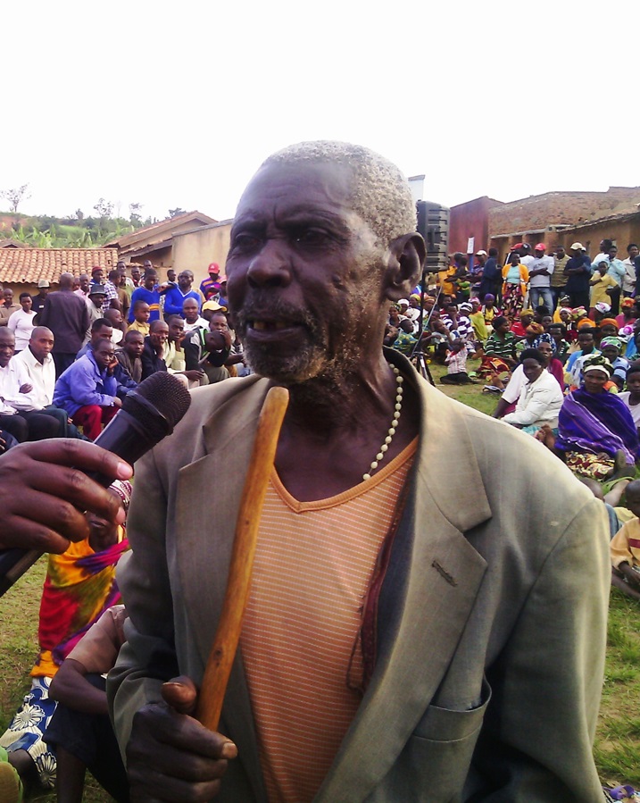 Sebyatsi matiyasi avuga ko iyo agize aho ajya asanga inzu ye bayisahuye.
